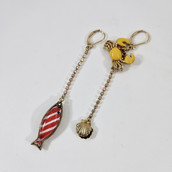 Betsey Johnsom vintage earrings - Picture 1 of 4